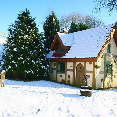 Snow Whites House - Farm Park Stay With Hot Tub Swansea Exterior photo