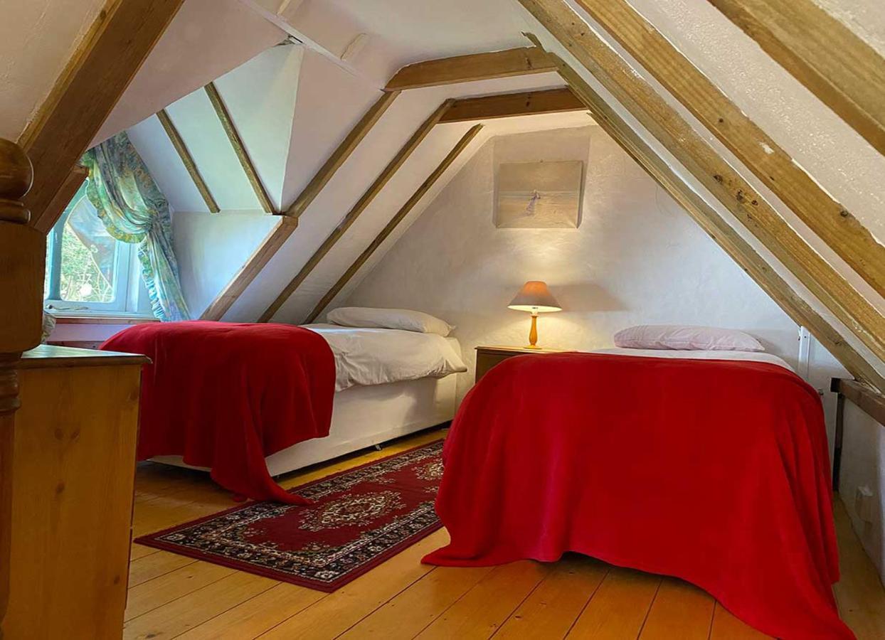 Snow Whites House - Farm Park With Hot Tub Ferienhaus Swansea